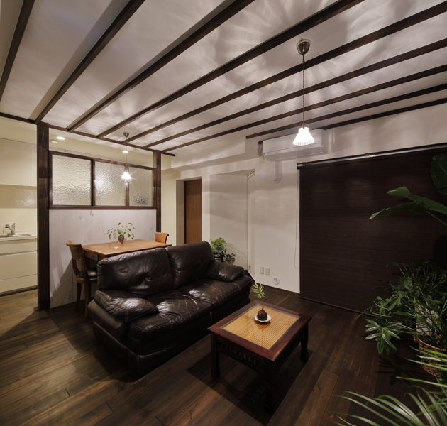 風情ある夜の風景 LDKの様子