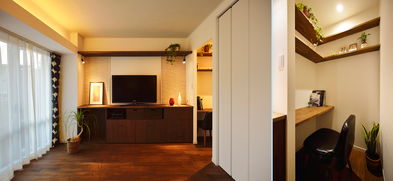 木製ボードのあるリビングの様子