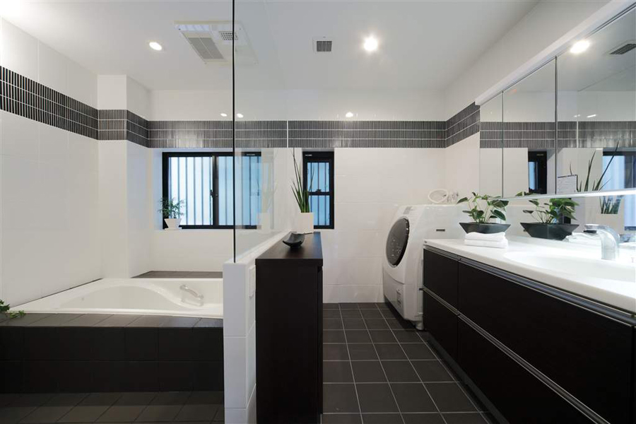 洗面と浴室の様子