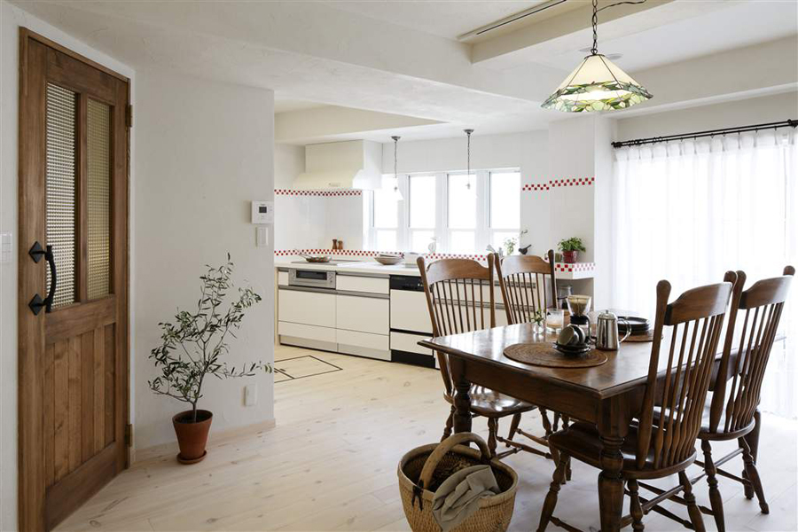 キッチンダイニングの様子。