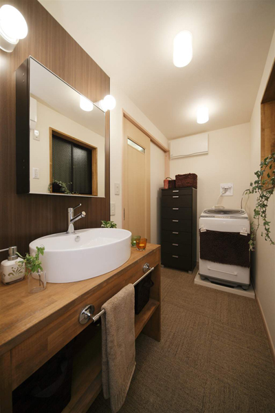 造作した洗面スペース