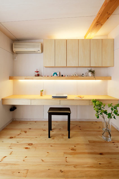 造作したロングカウンター。