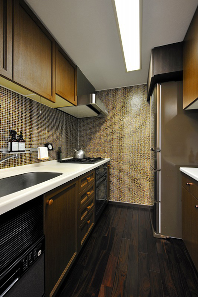 キッチンは綺麗な状態で使用されていた既存のものをそのまま利用