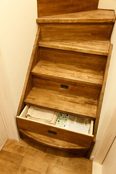 階段収納の様子