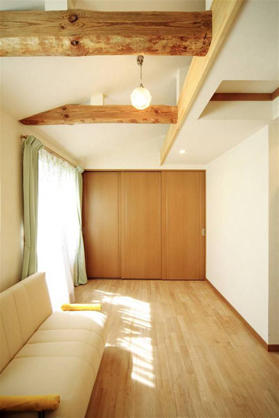 地震を考慮した壁面収納の様子