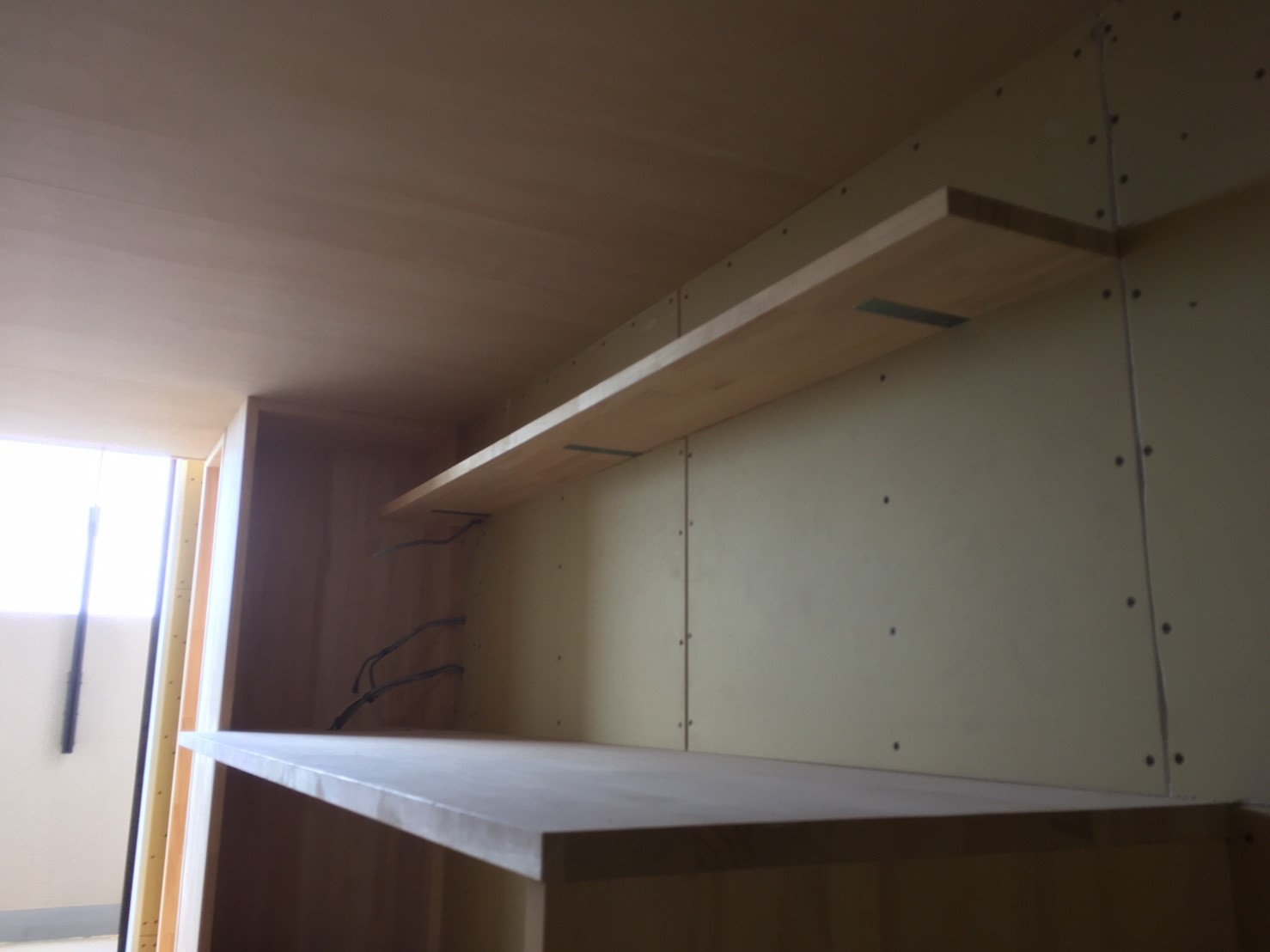 カウンターの強度を確保！金物埋め込み編