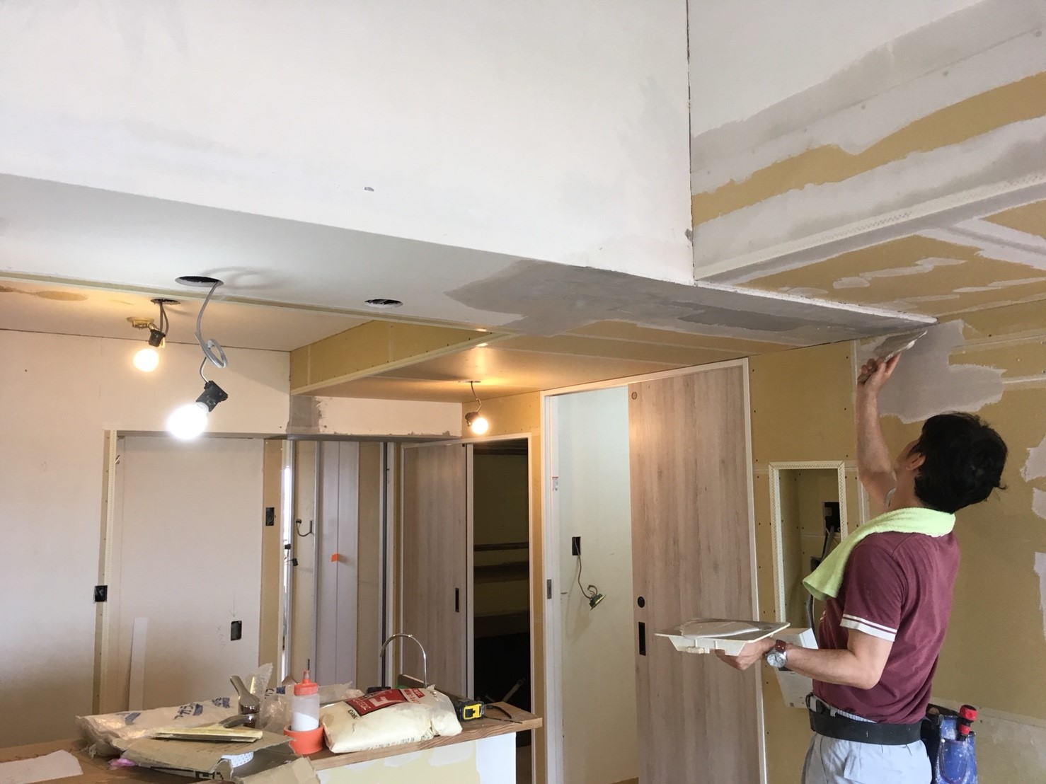 クロス下地パテ