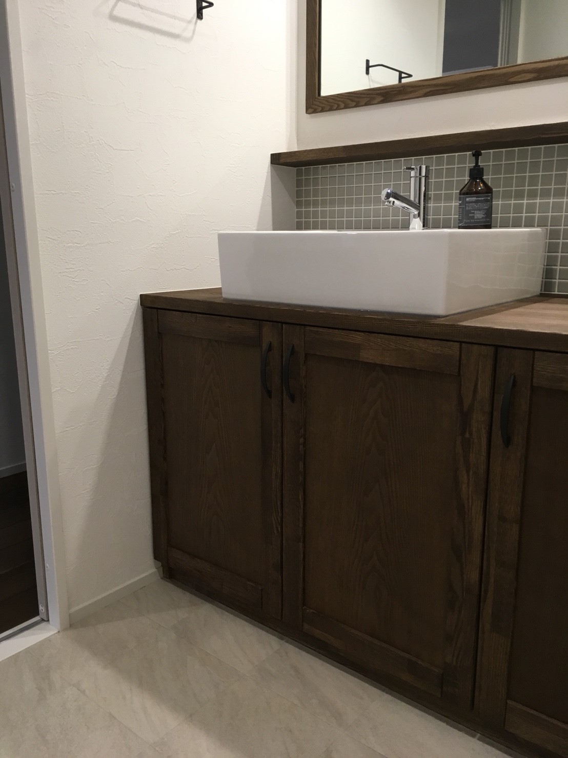 ★造作洗面★　サティス洗面器　YL-555ﾀｲﾌﾟ　＋　名古屋モザイク　ART２５F－R-１　＋　アッシュ集成材