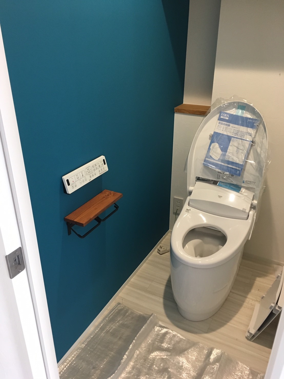 トイレにも遊び心を～★塗装壁★