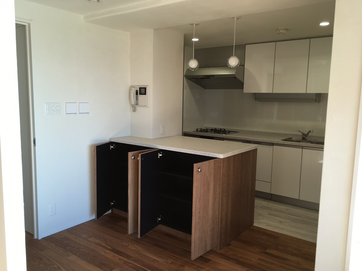 造作作業台カウンター　～　トクラス人造大理石カウンター　～