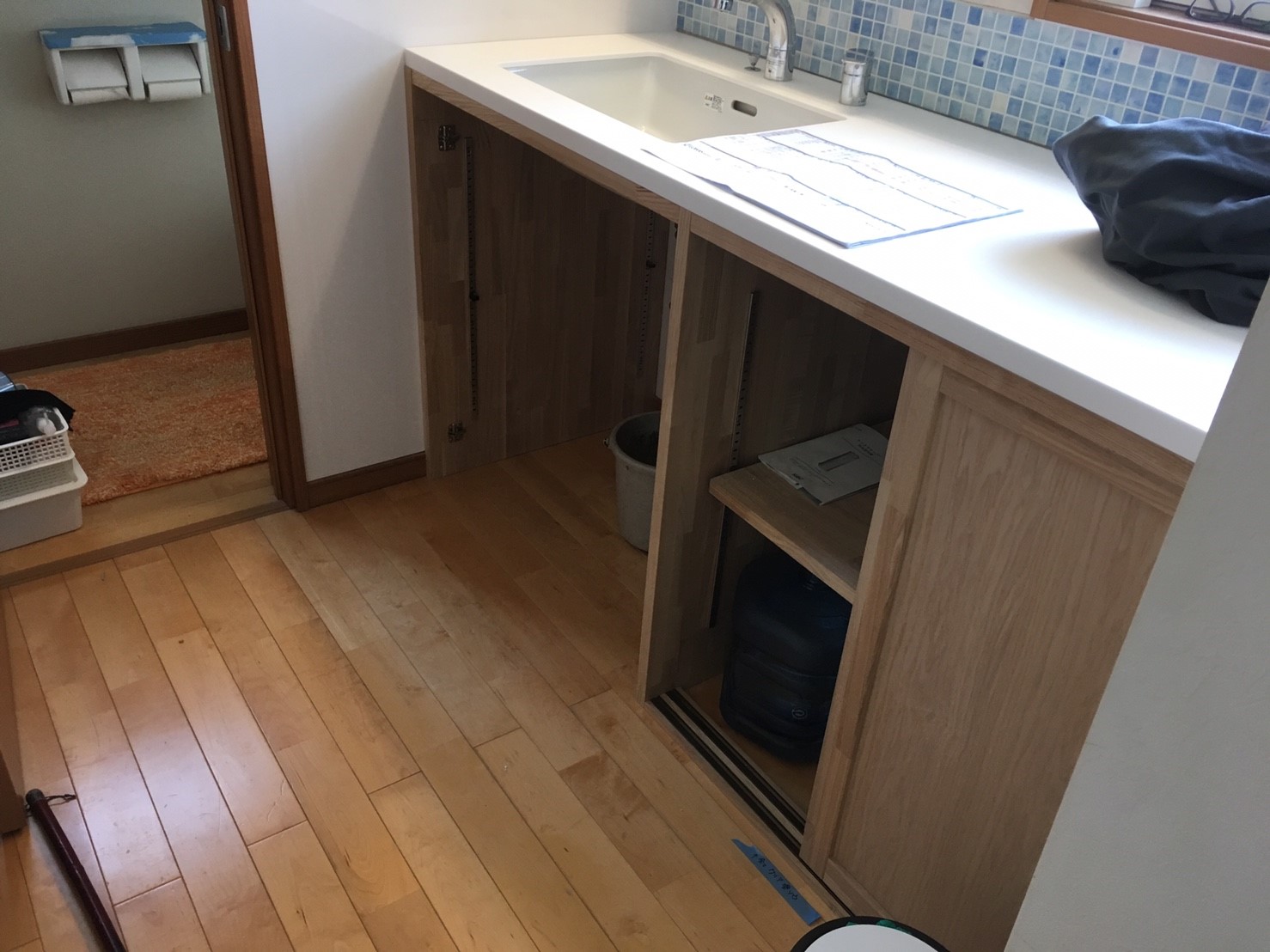 造作洗面　～　人造大理石天板にTOTO洗面器　～