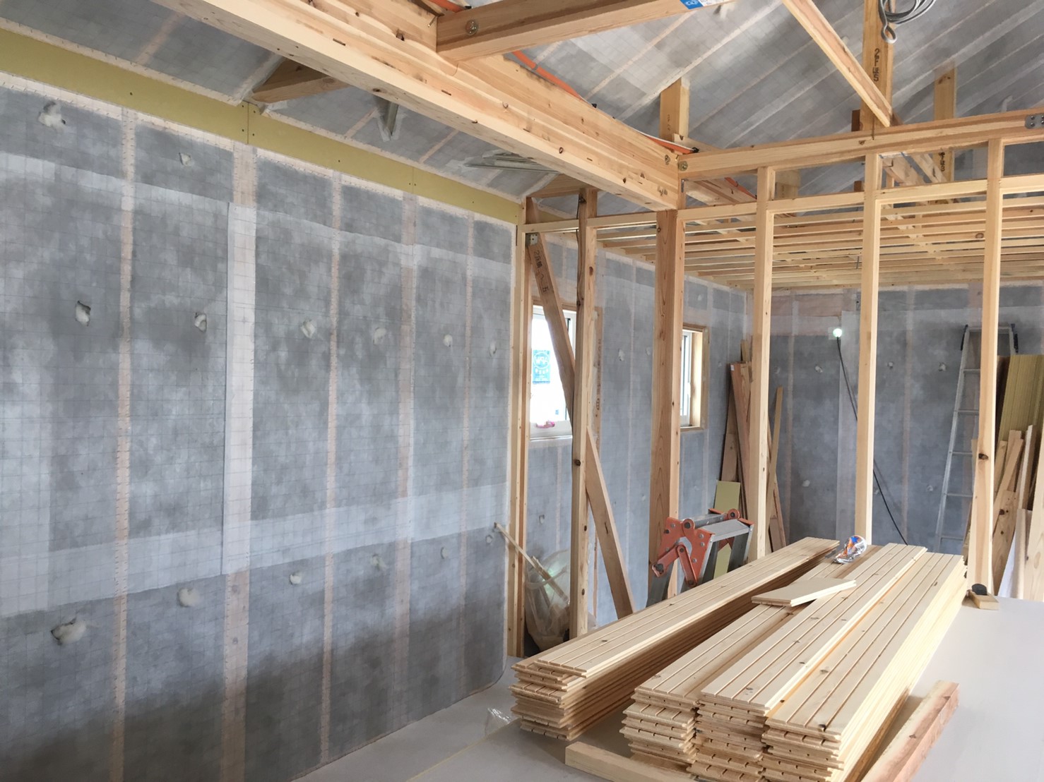 【新築工事】セルロース・ＥＰＳ完了