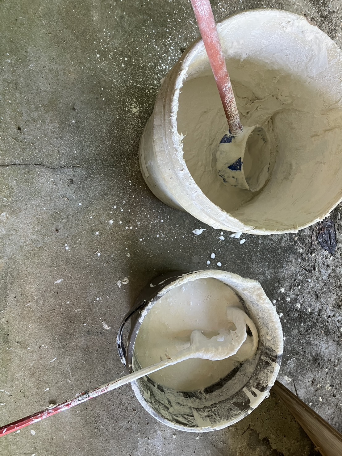 ★　漆喰を練る！　★