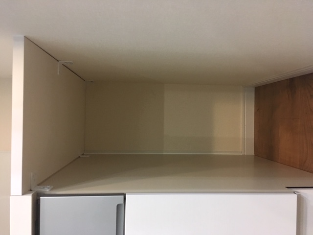 ちょっとしたスペースに　　棚