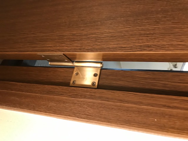 マンション　建具　丁番