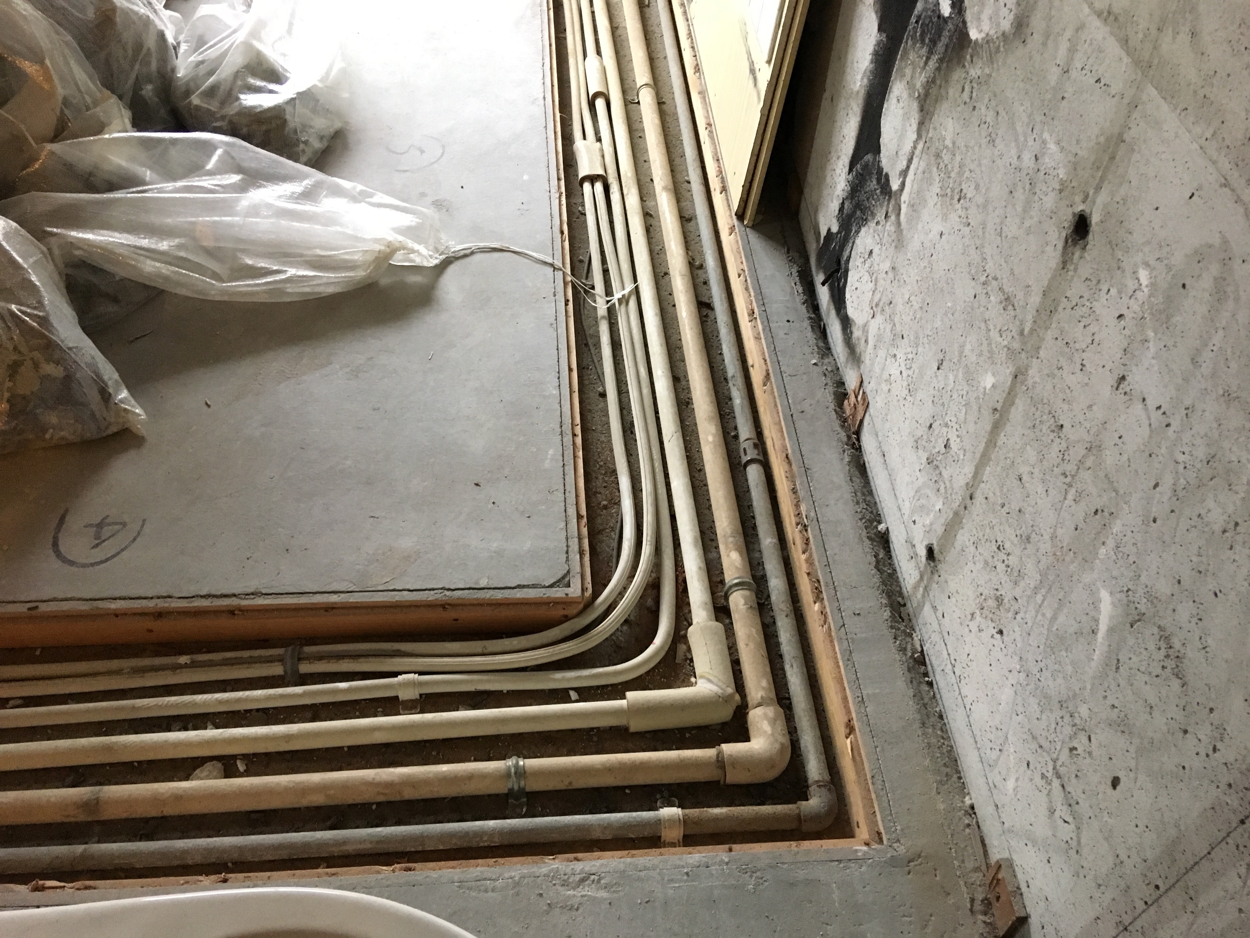 既存の給水管をやりかえる事は大変？？