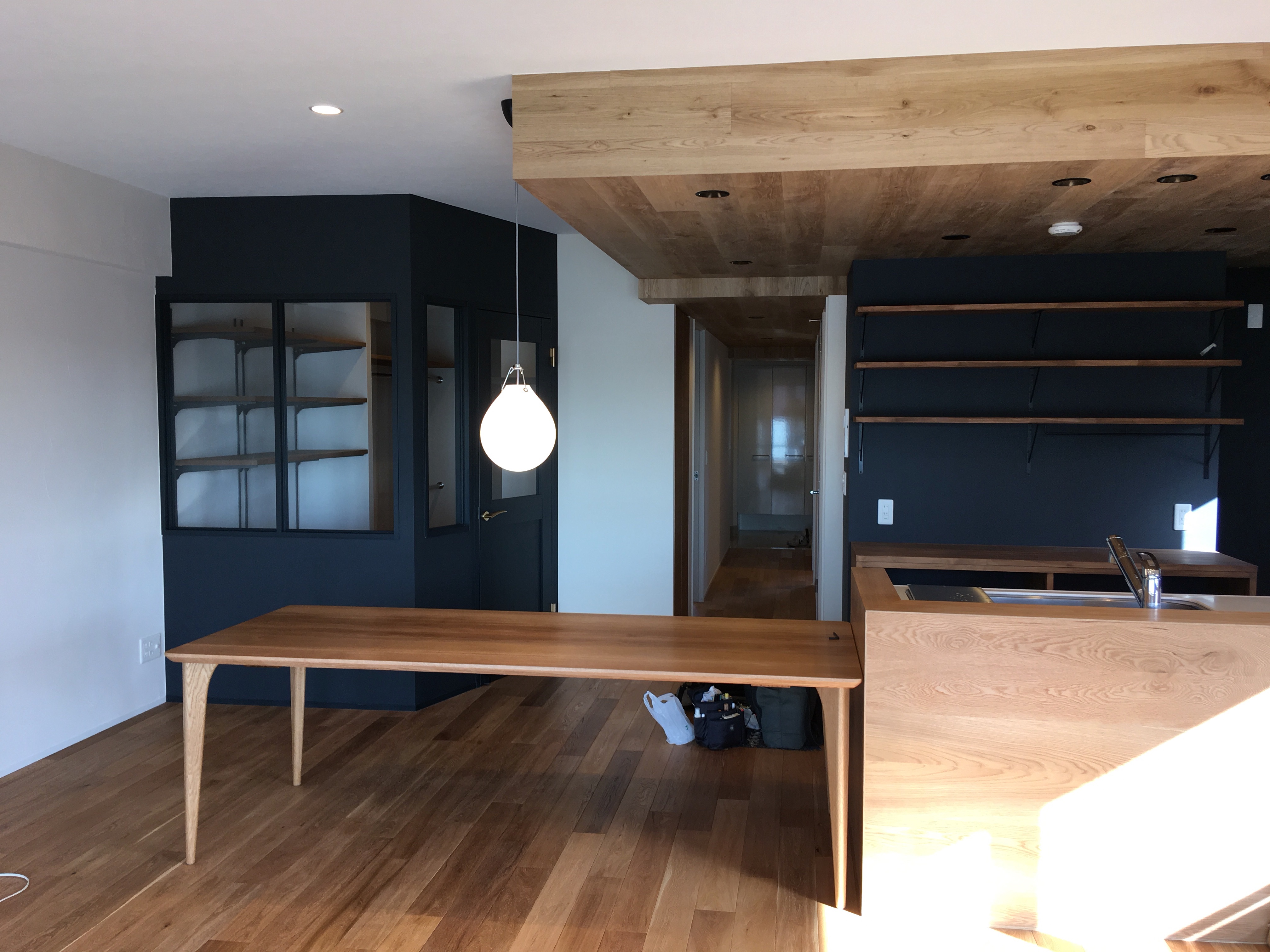 開放的なキッチンが完成。しかもキッチンは既存再利用ですのでコストは抑える事に成功