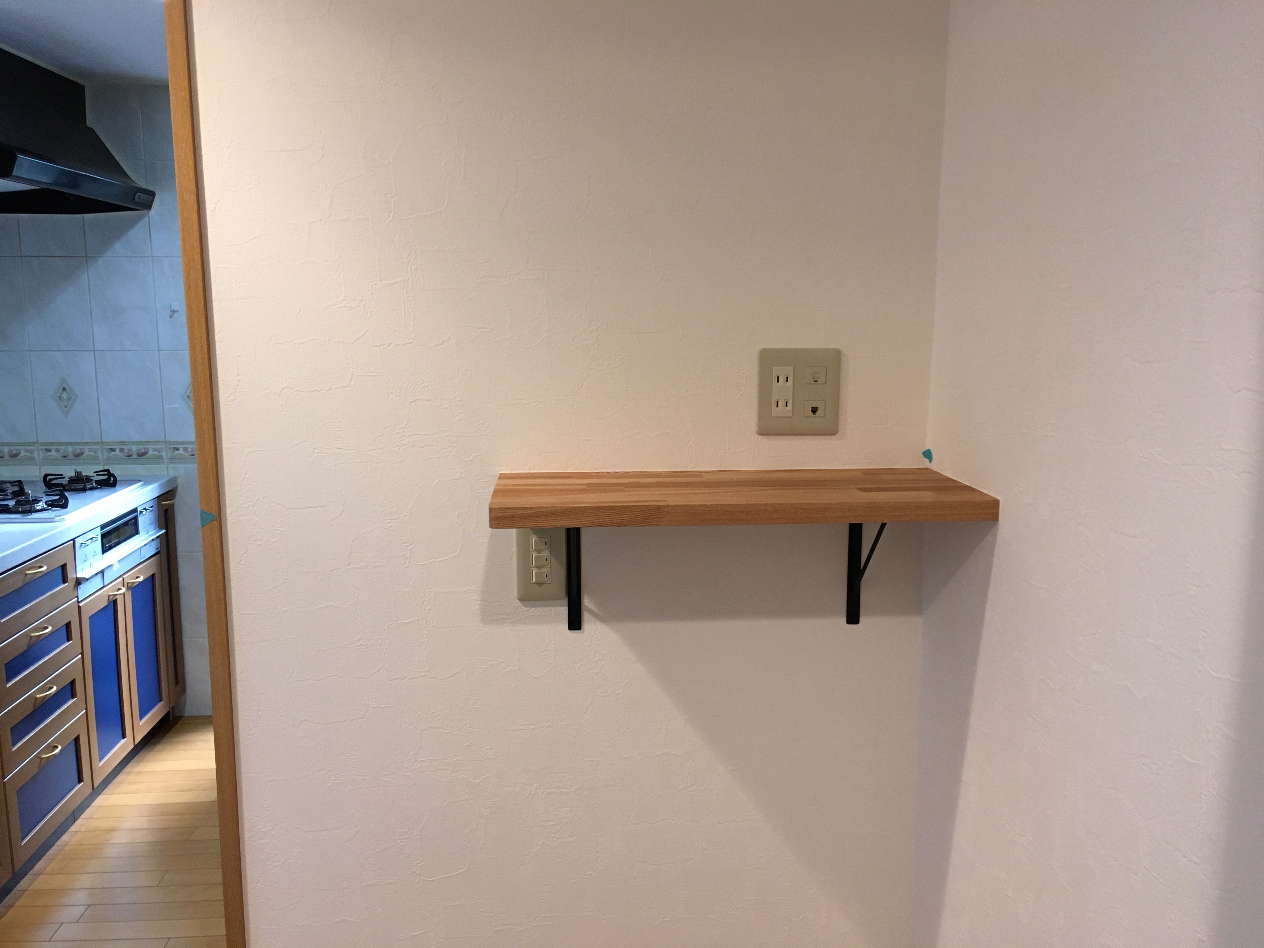 棚板の設置〜電話置き