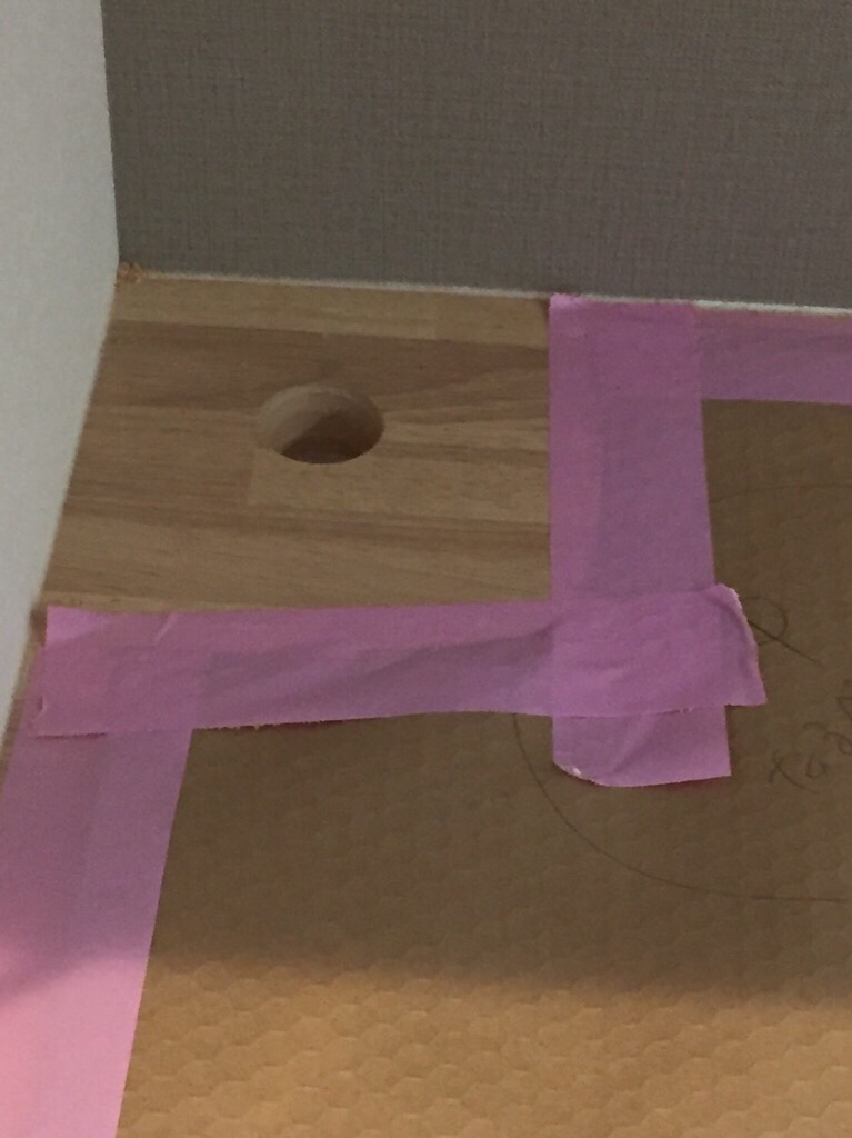 棚板に配線孔を作ることで使いやすさがアップ⁈