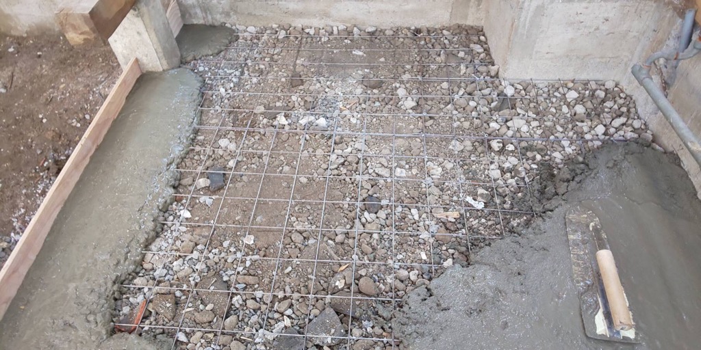 タイル貼りの浴室からユニットバスへの交換は土間打ちが必要です