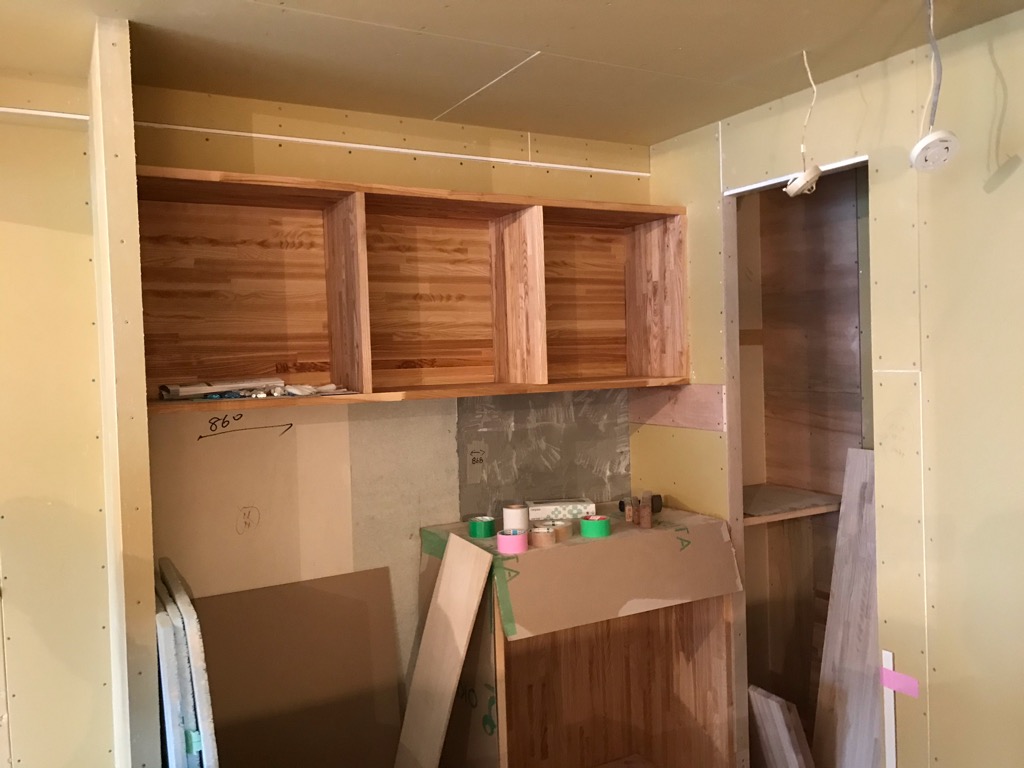 造作カップボード作成　アッシュ材+塗装