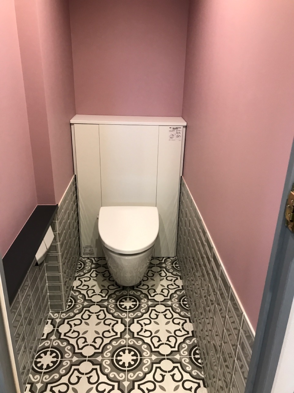 【MOUL】ﾃﾞｨｾｰﾆ4　トイレ床に施工しました。