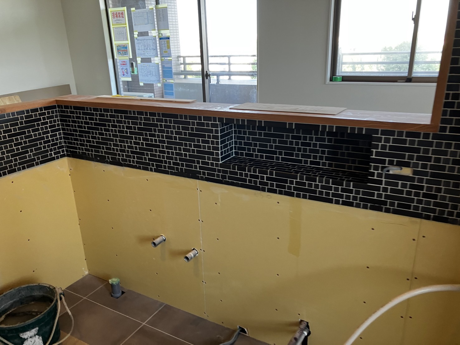 キッチン腰壁にニッチ造作