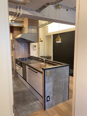 ～リビングとキッチンにタイル～