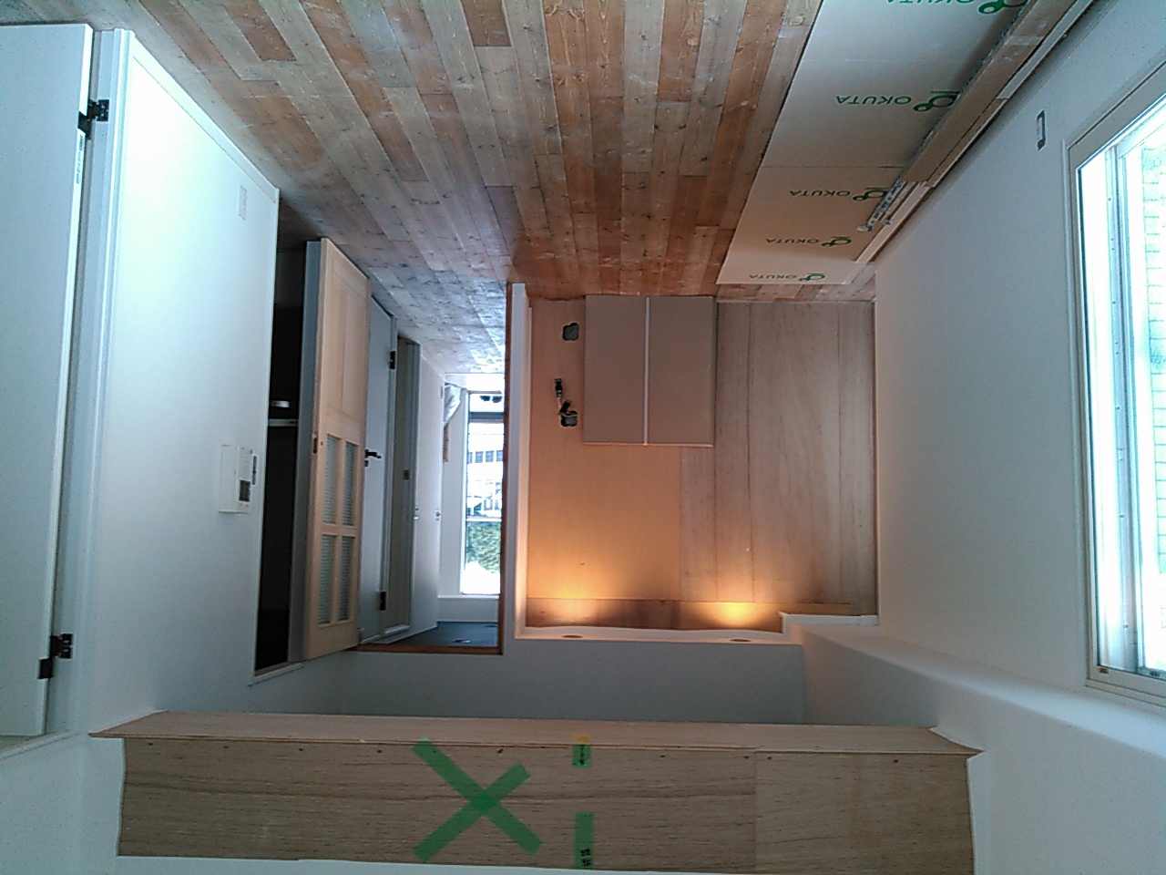 無垢フローリング２色使い