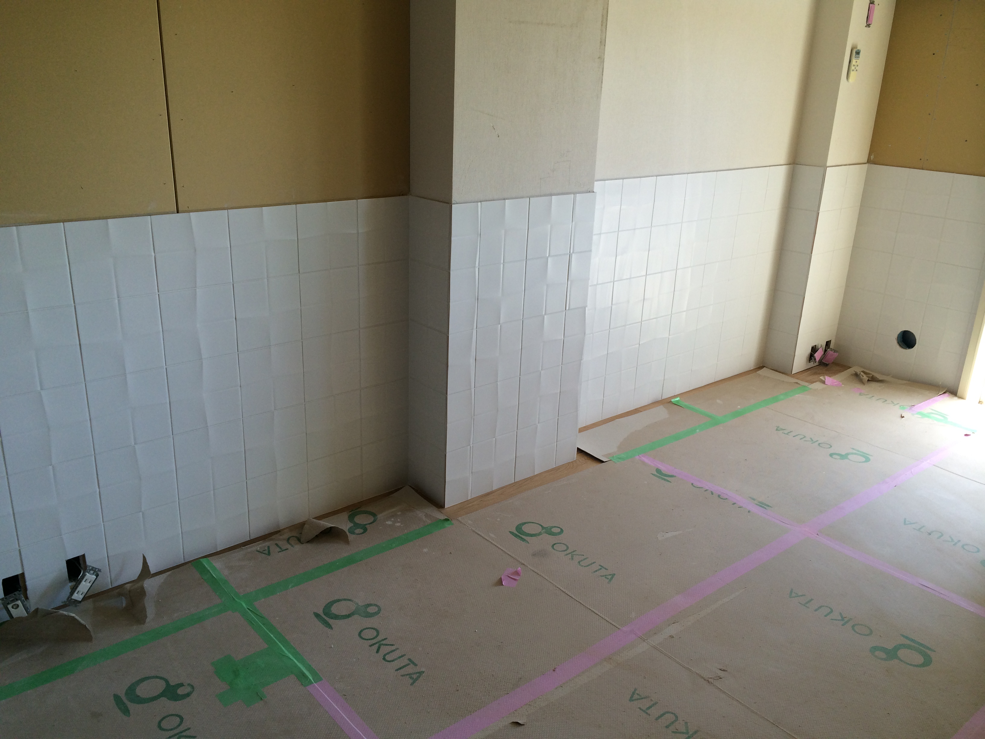 洗面化粧台ﾀｲﾙ仕上げ終わりました♪