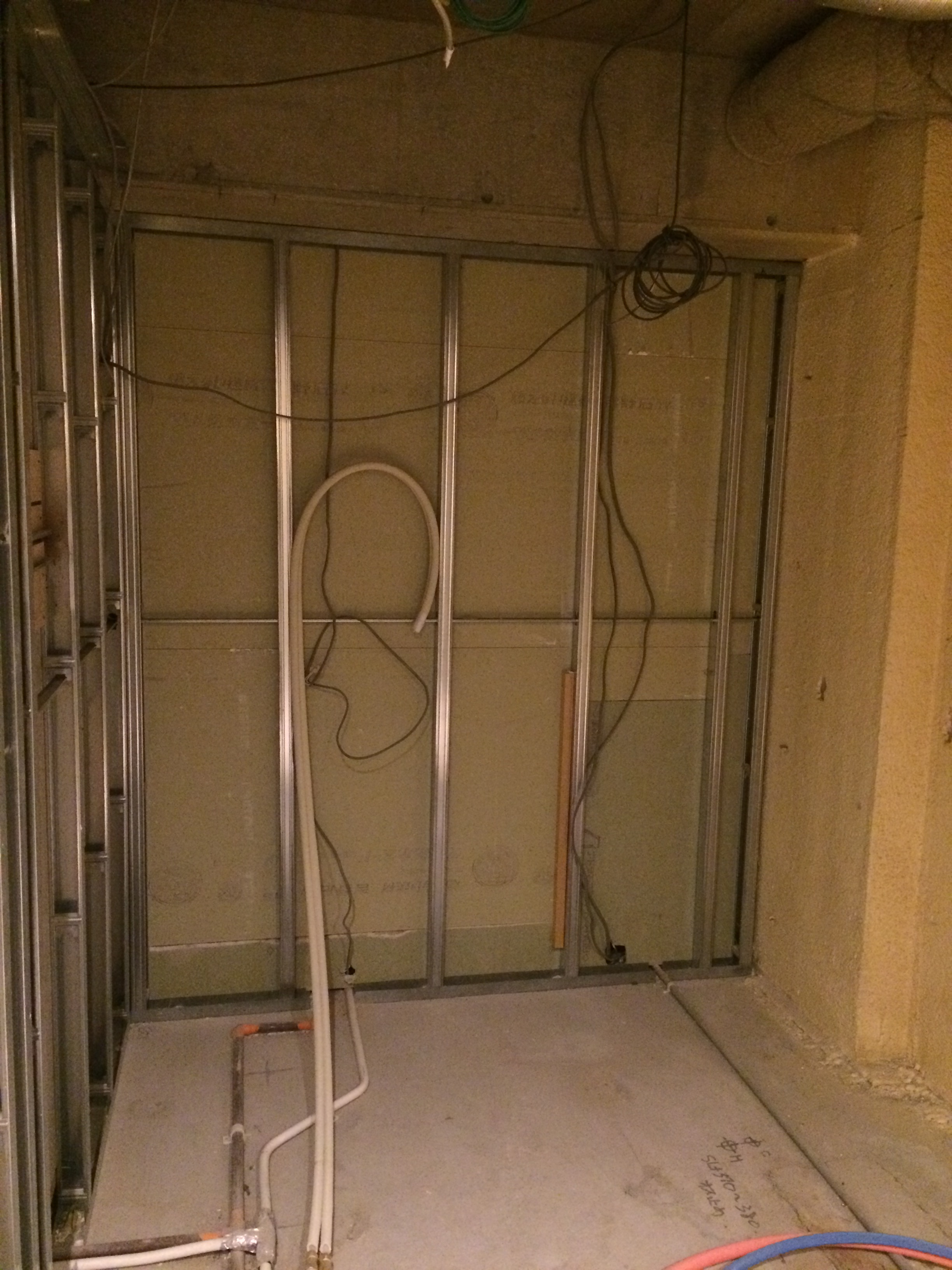 配管スペースは造作で、、、