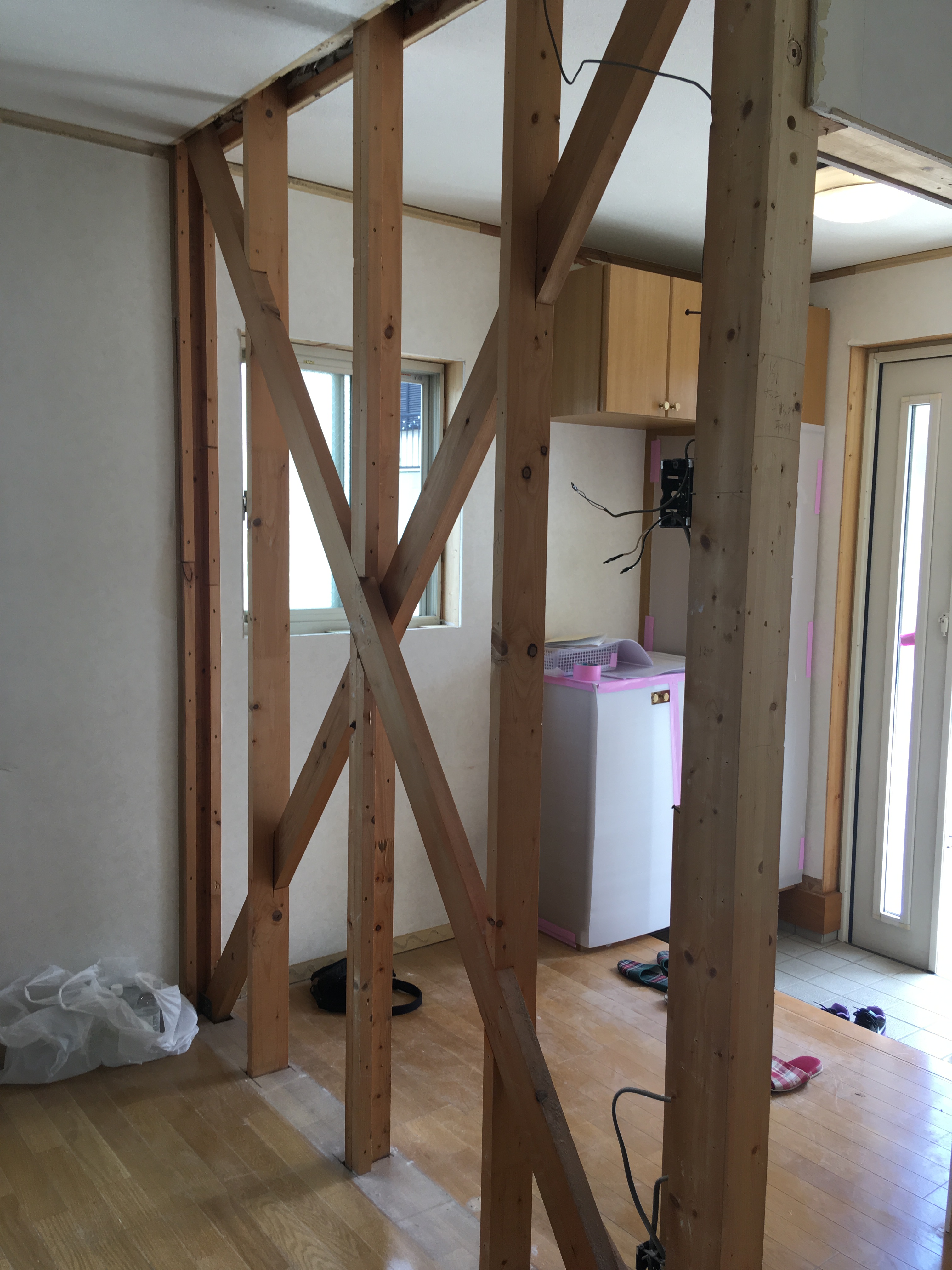 解体中　筋かい現し