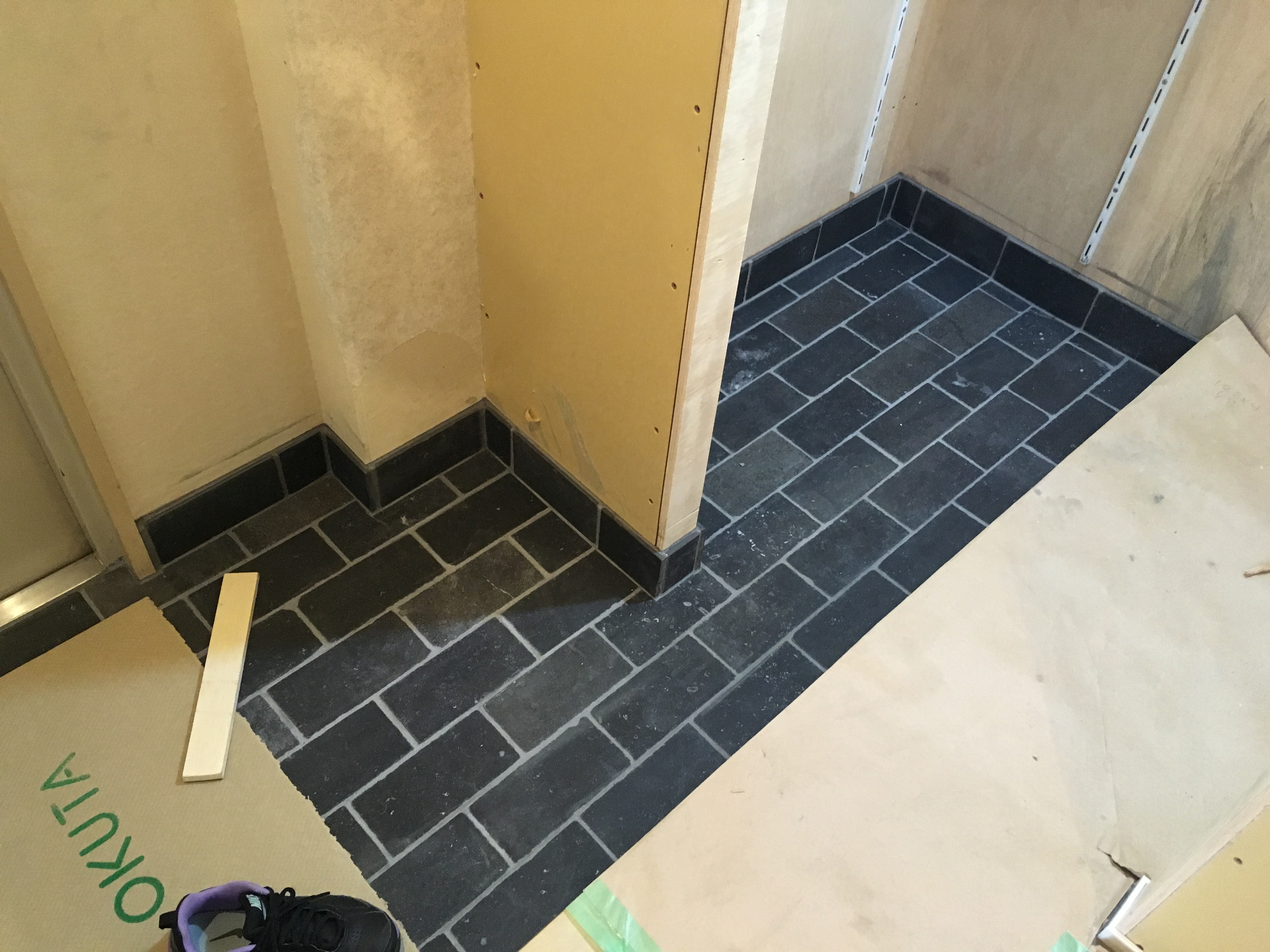 玄関土間のタイル♪