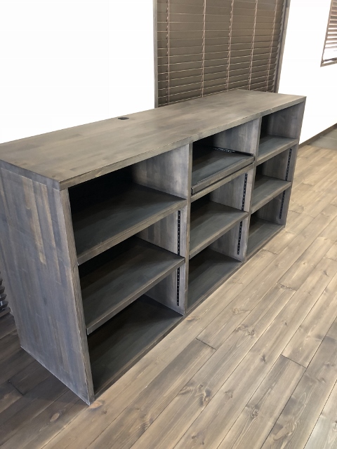 ｴﾎﾞﾆｰ色で仕上げたリビング♪