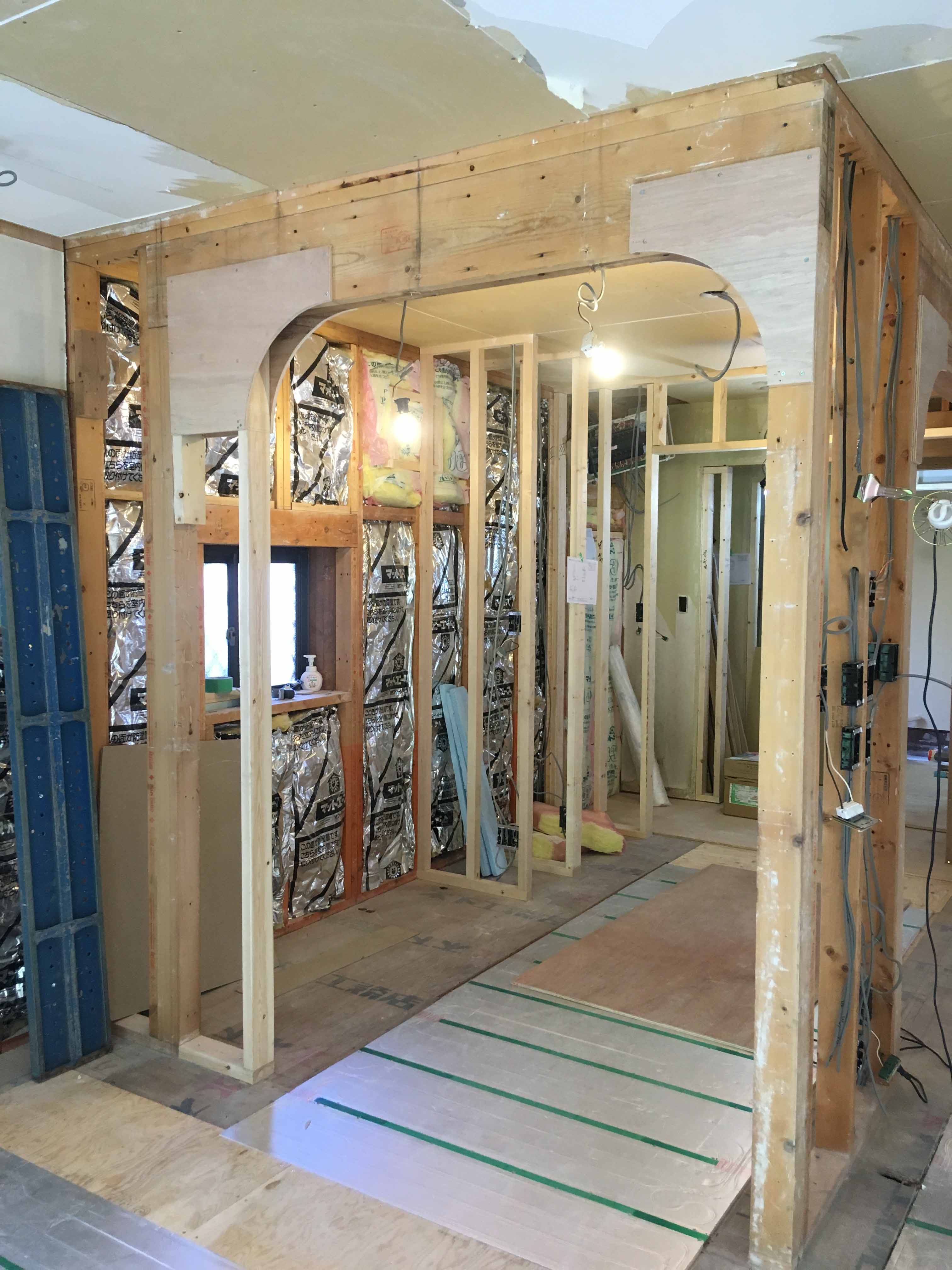 R開口を作っております!(^^)!