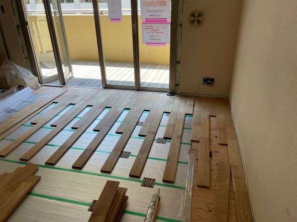 床暖房とフローリングのぬくもり♪