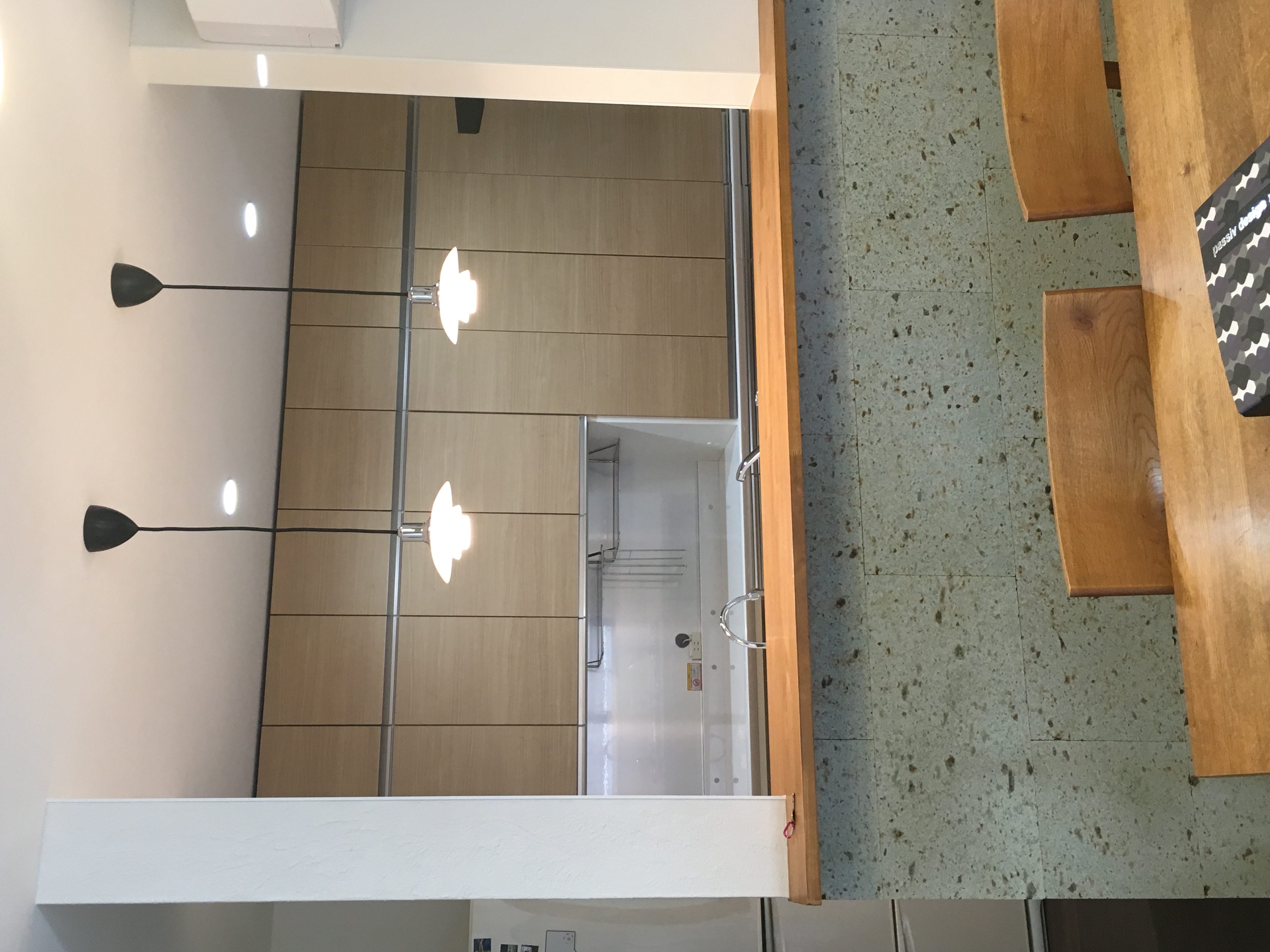 もうすぐお引き渡し～大谷石とルイスポールセン～