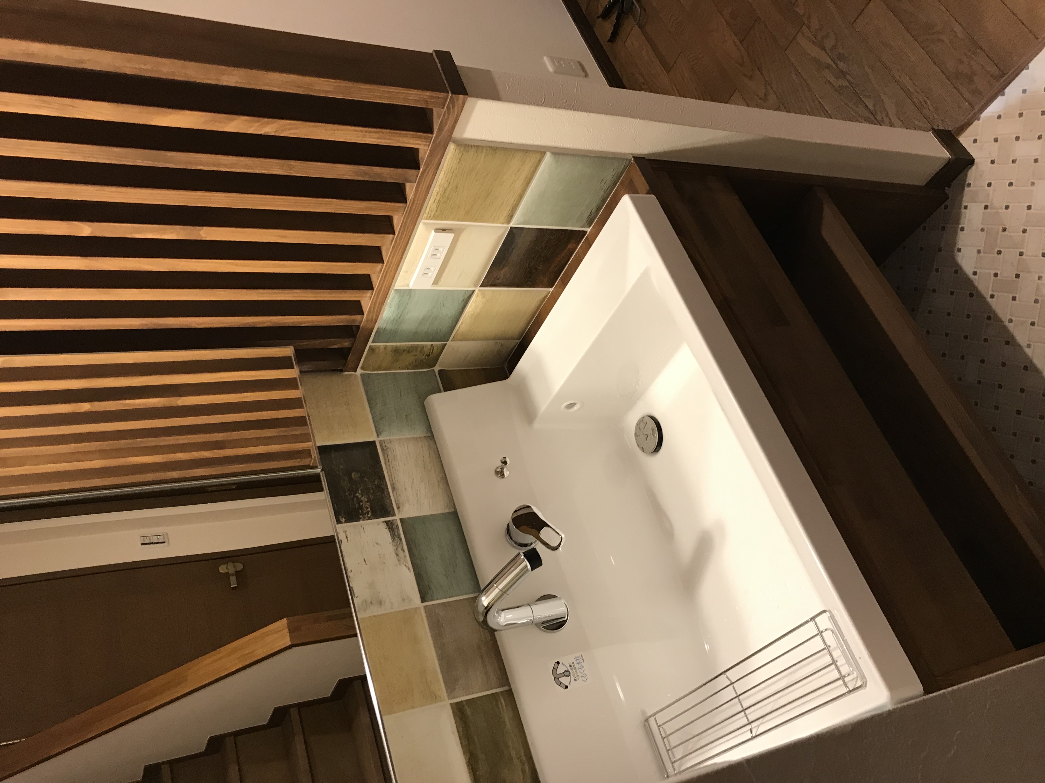 洗面台　おしゃれさと、機能を兼ね備えて。