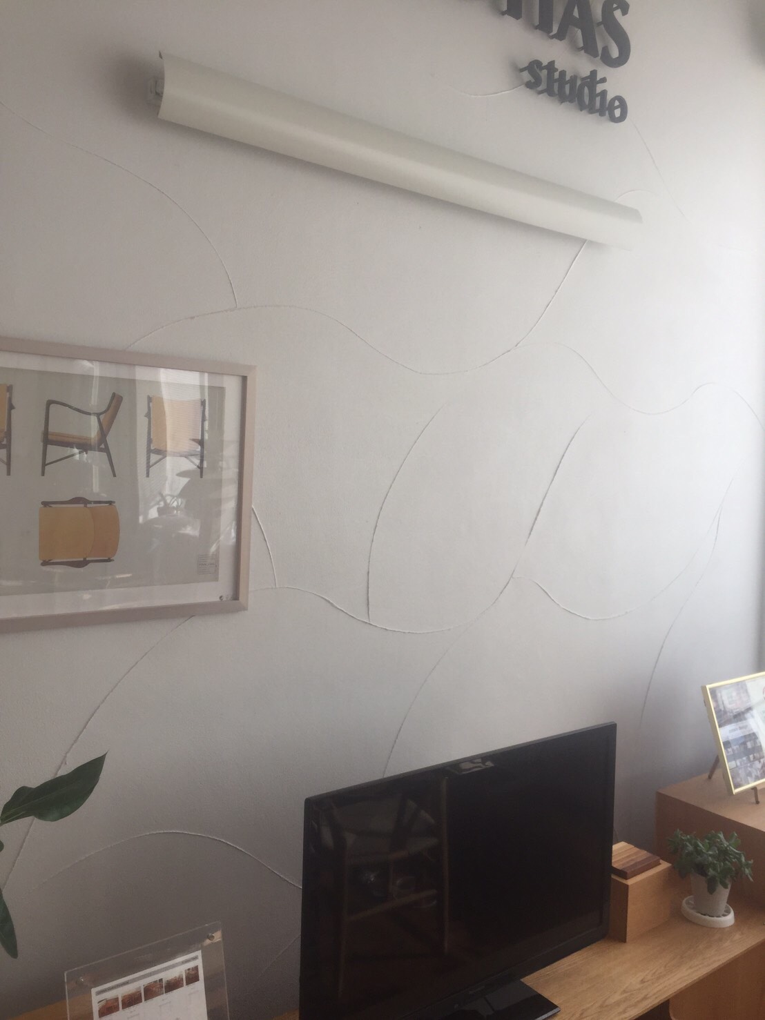 お客様立合い珪藻土パターン確認の様子