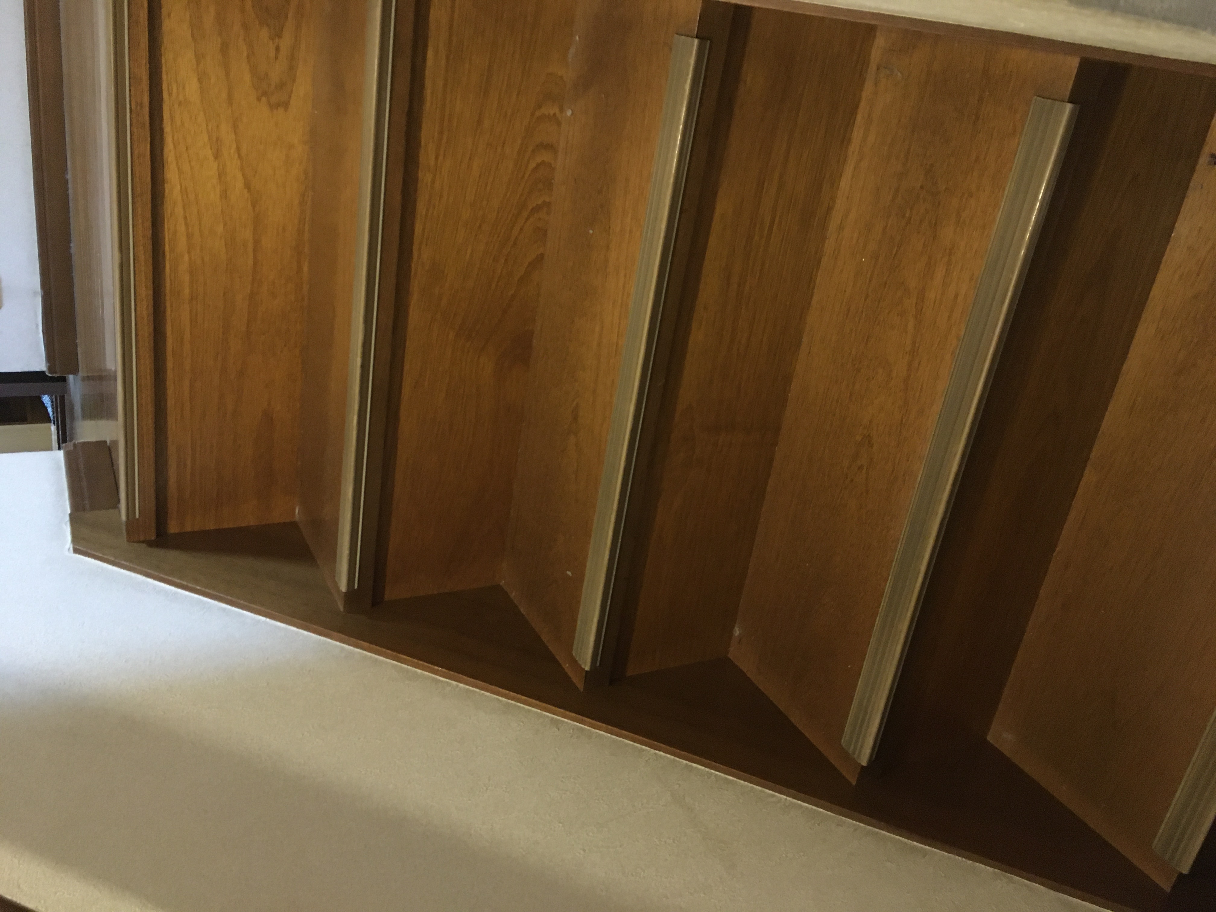 階段にフローロングを上張りしました。