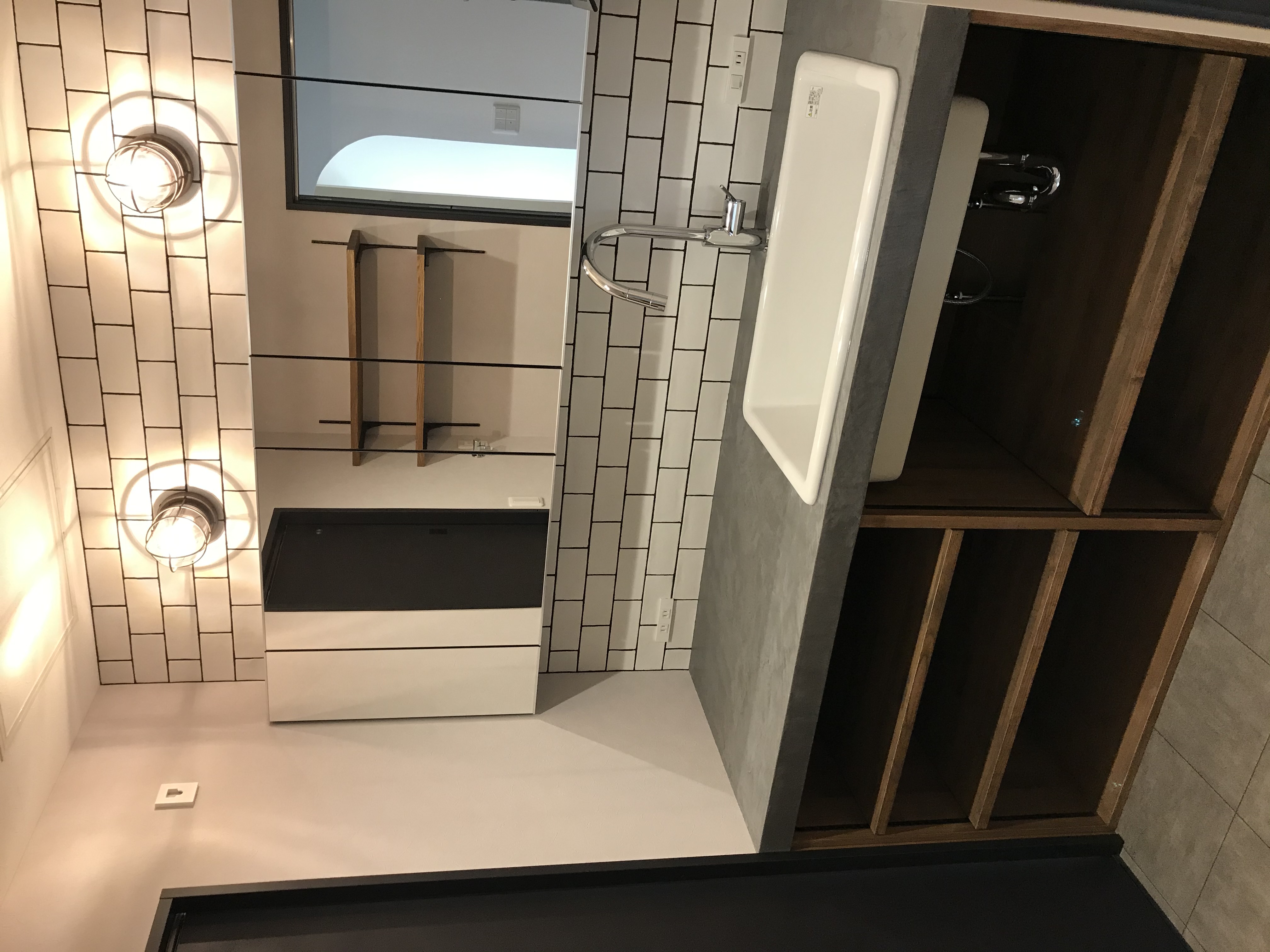 造作洗面完成。