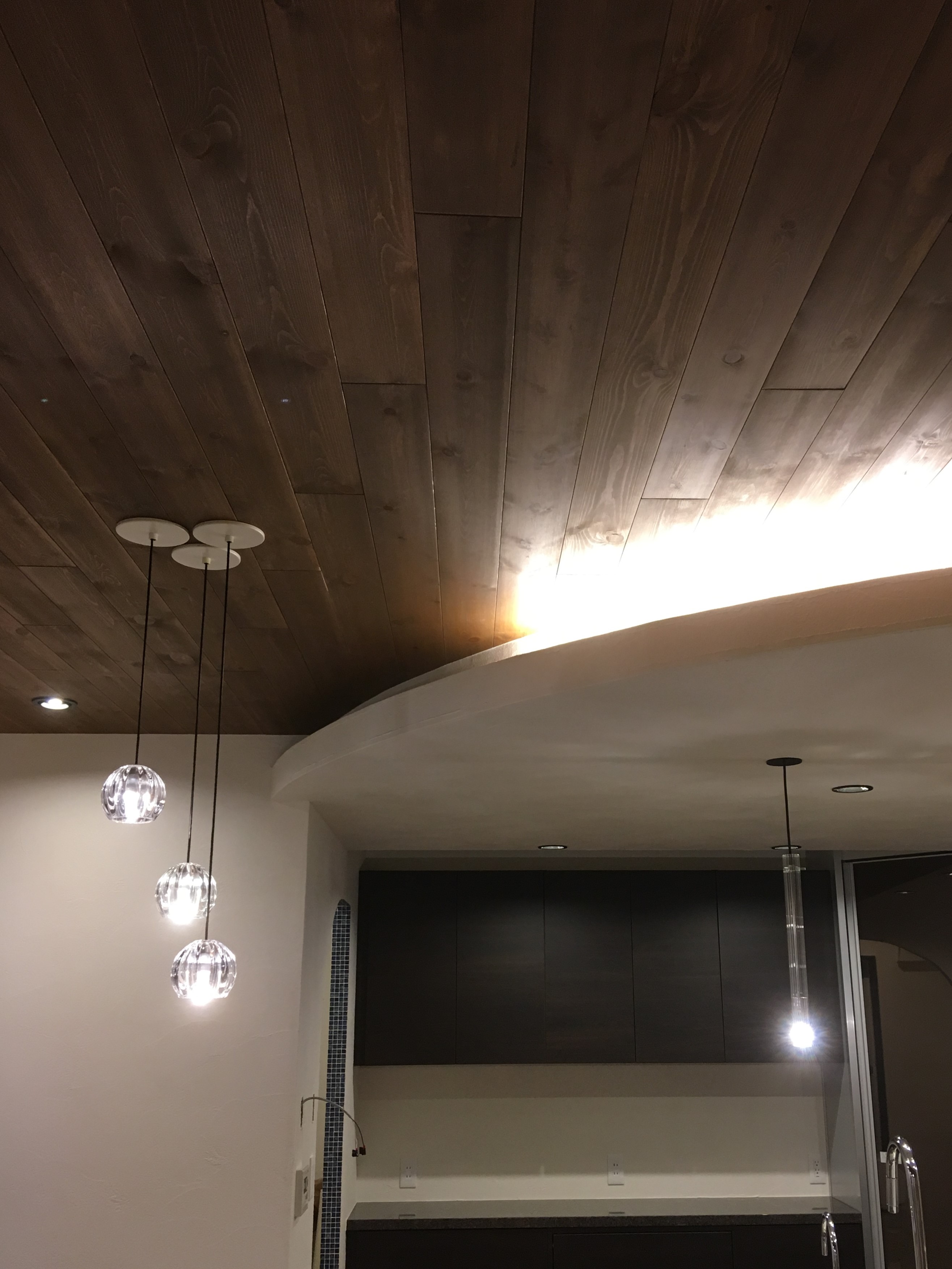 R下がり天井　照明