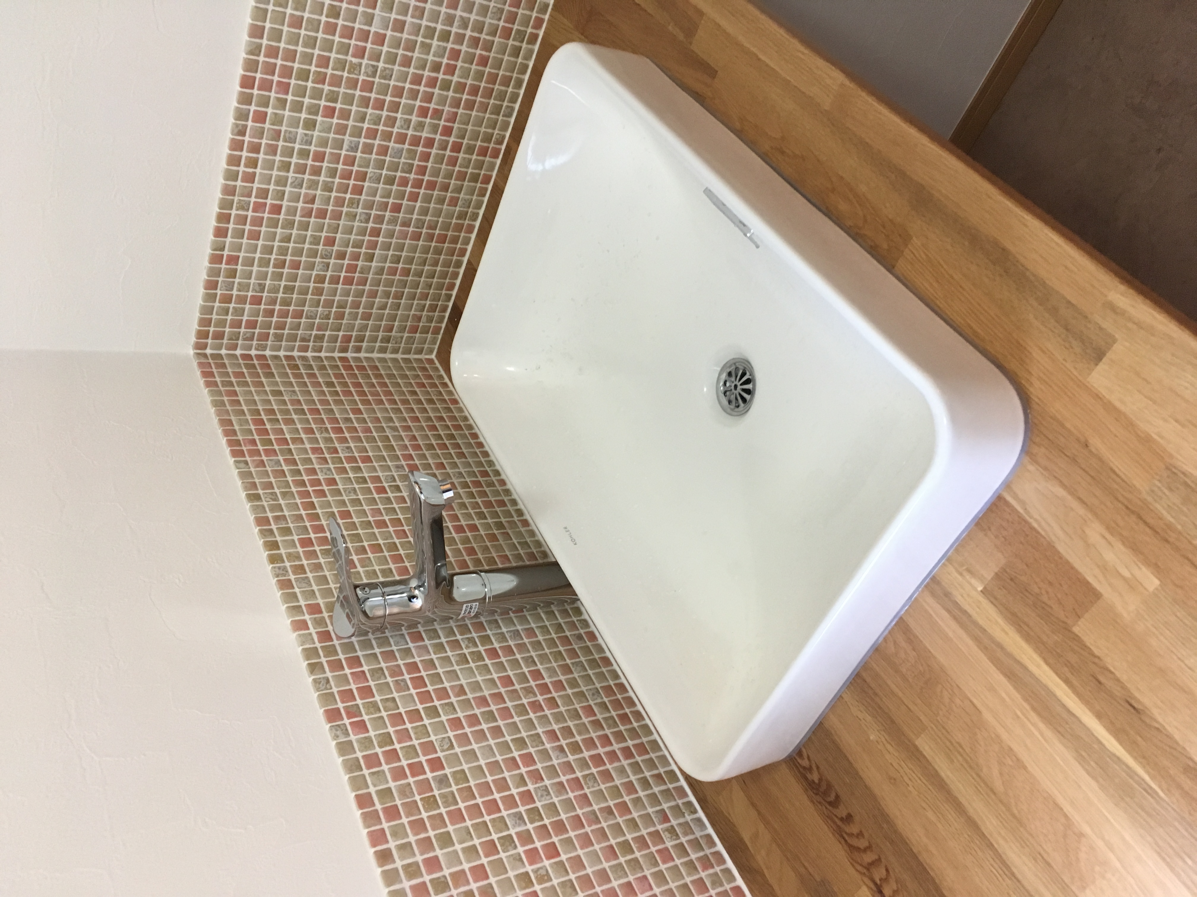 無垢の木の洗面台