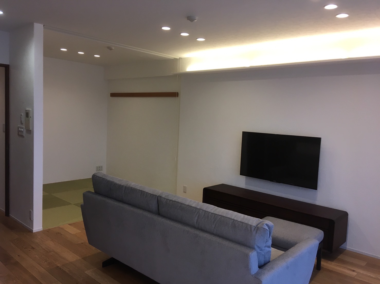 完成‼　～壁掛けテレビと間接照明～