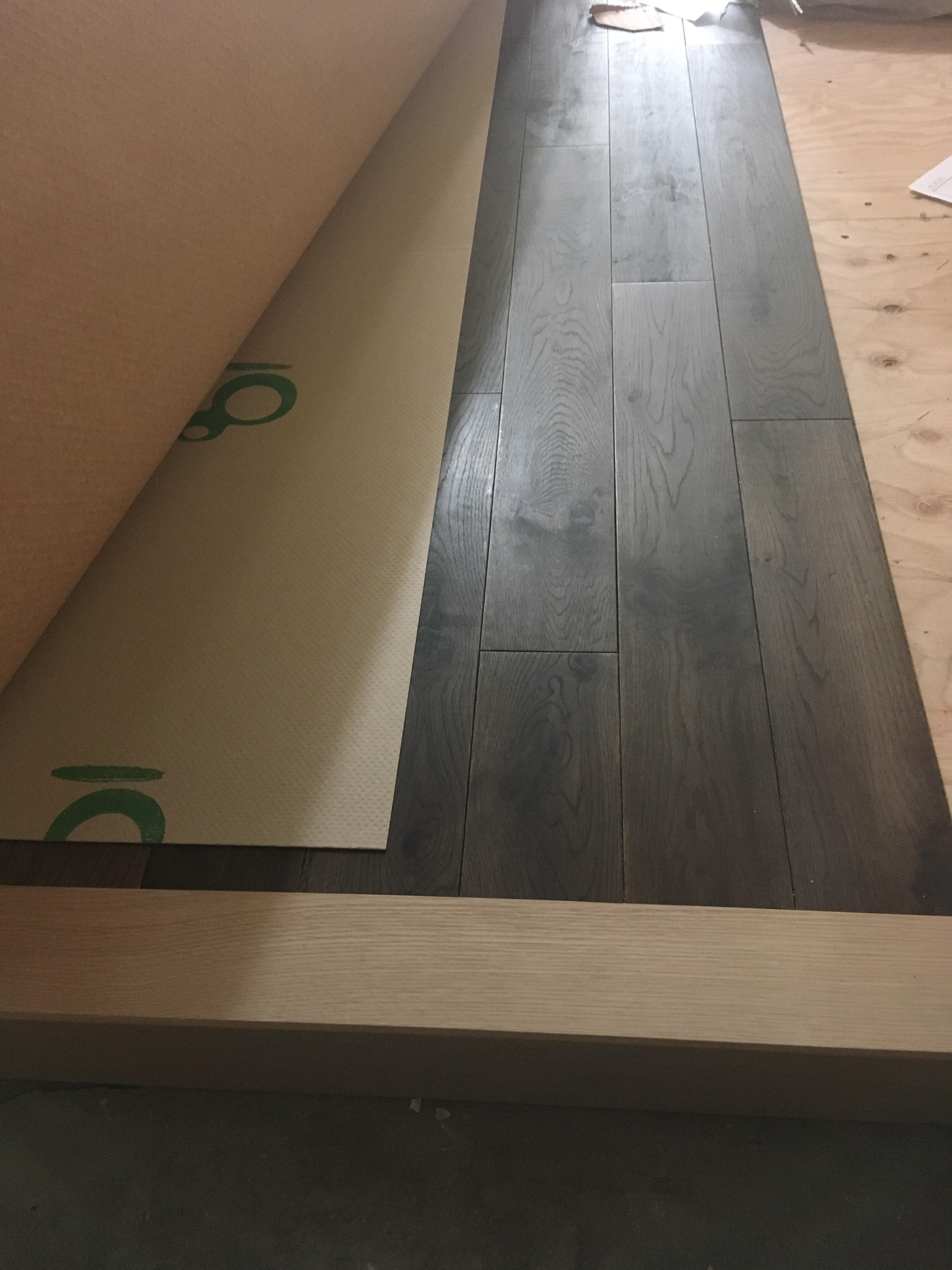 無垢フローリング　オーク　エボニー