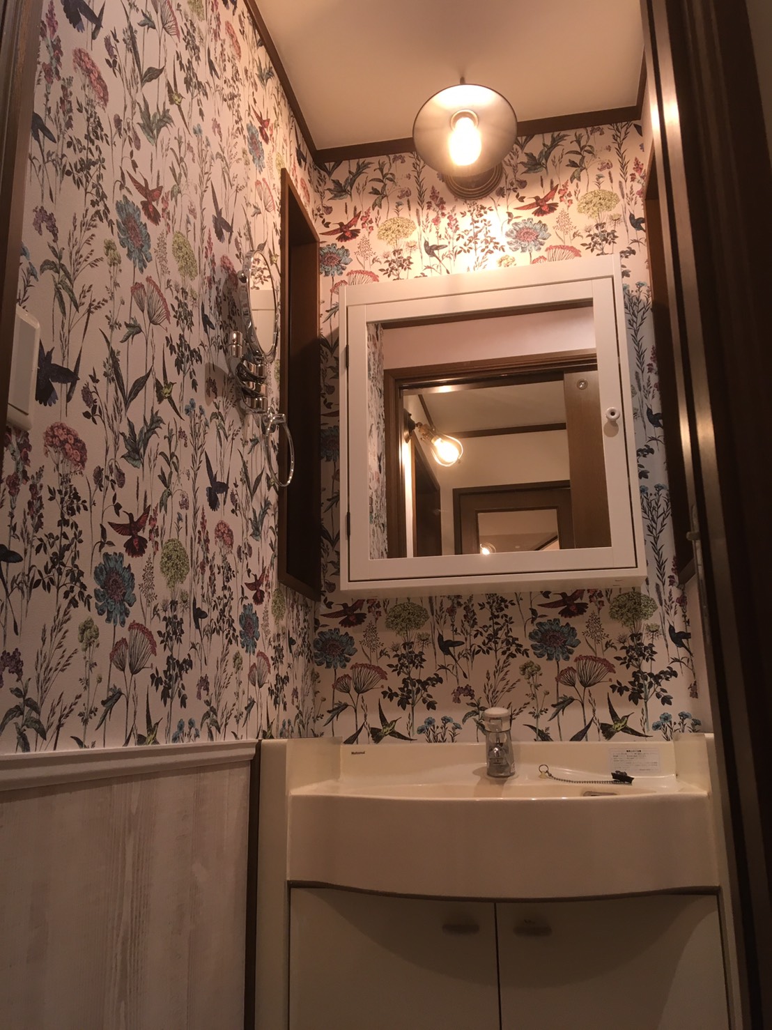 部屋を彩る柄クロス