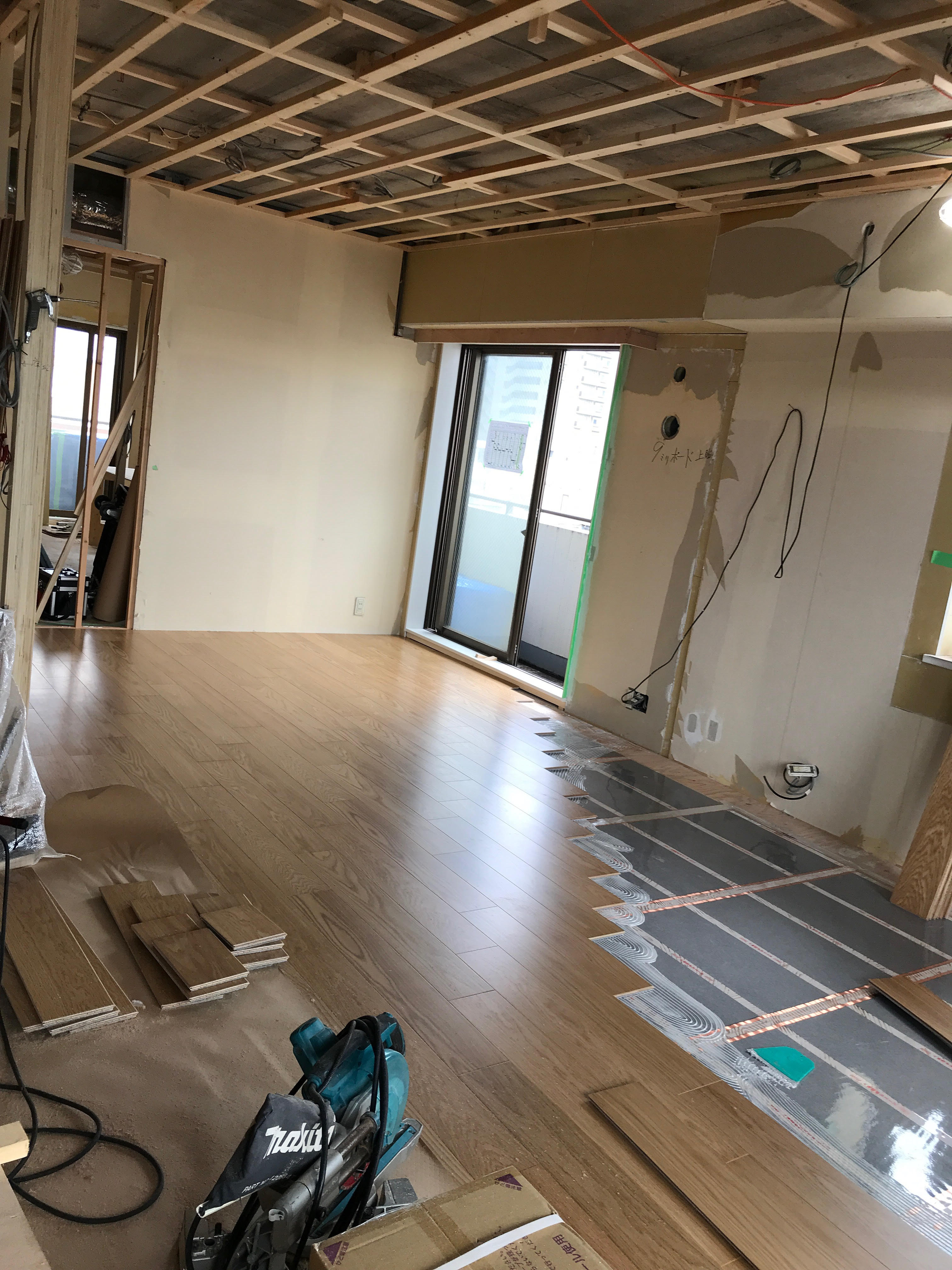 床暖フローリング