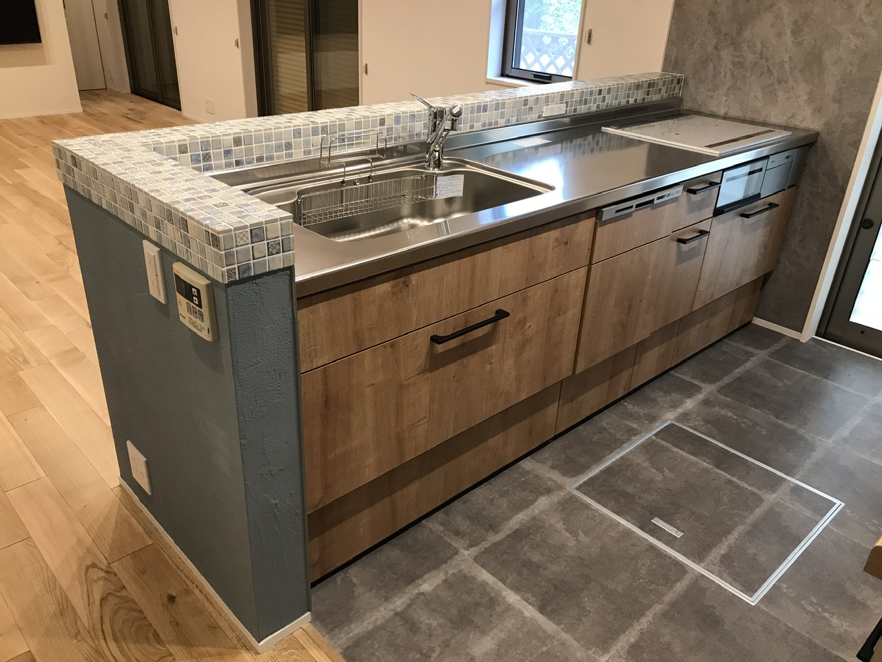 戸建てリフォーム　無垢に囲まれた広々LDK