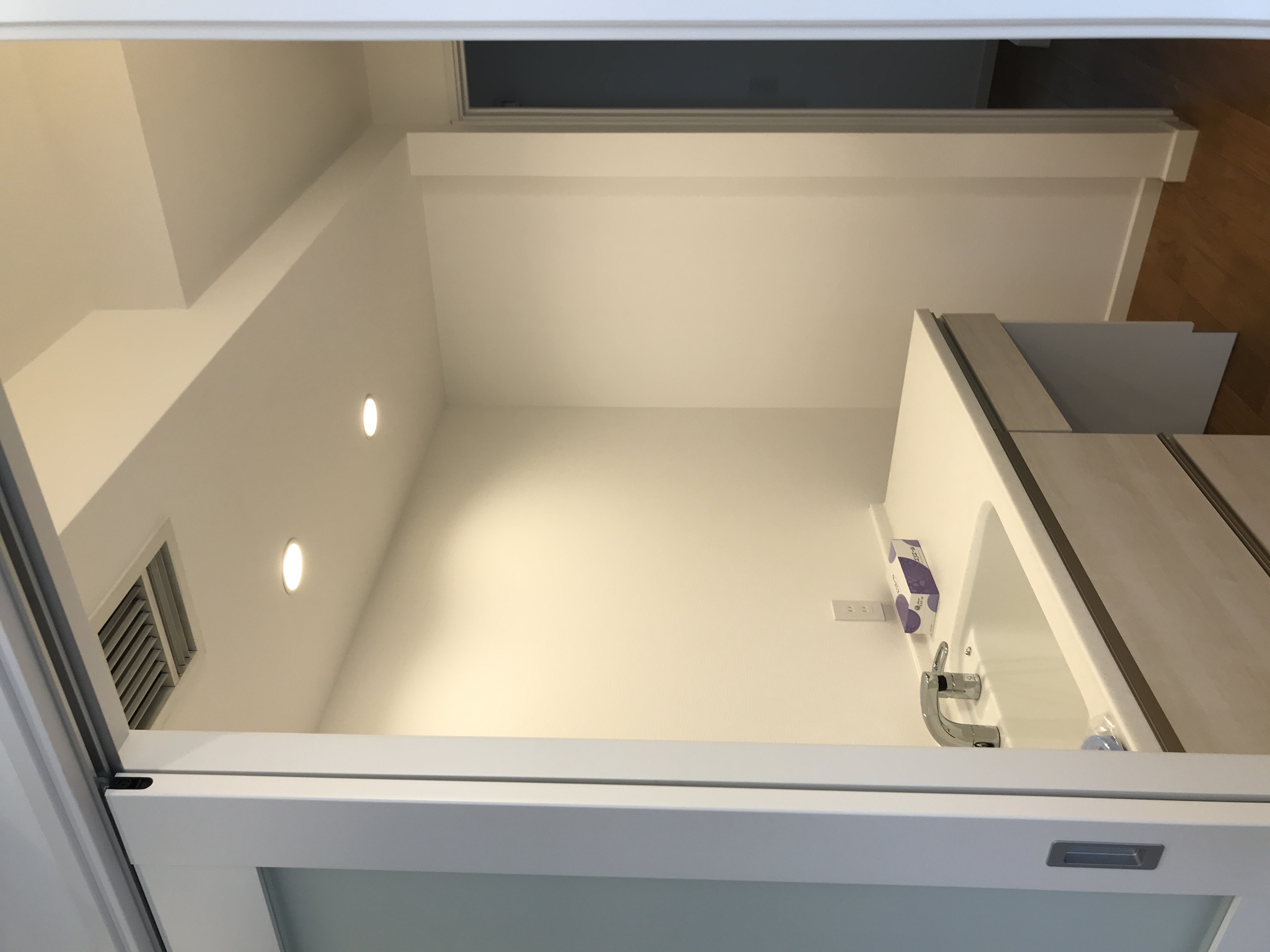 パウダールーム　2つの化粧台