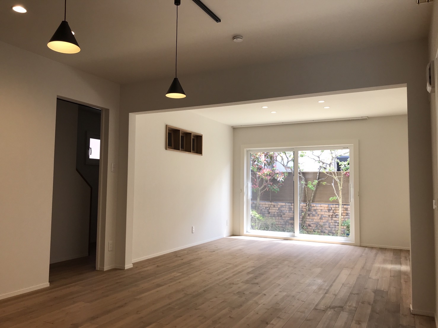 ツーバイフォー物件の改修　広々リビング